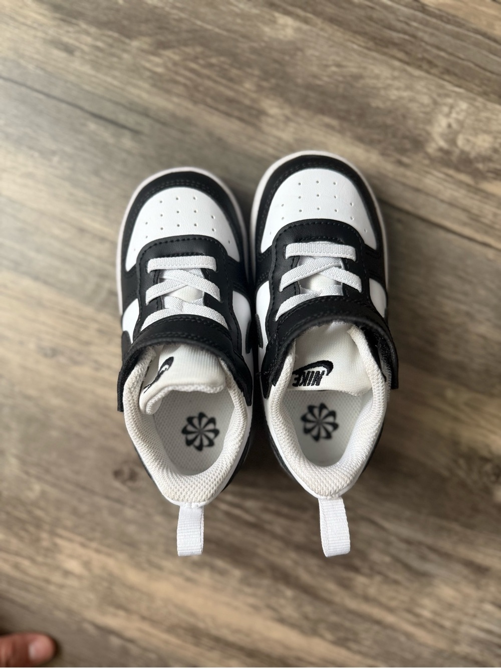 Nike Kids Black and White Hook-and-Loop Sneakers